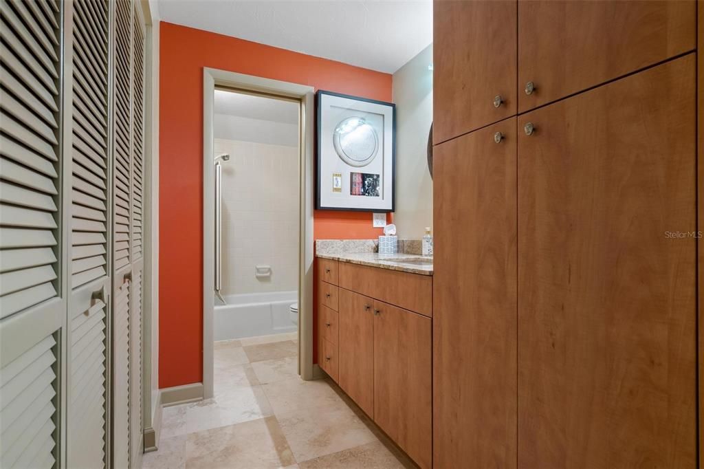 待售: $799,000 (2 贝兹, 2 浴室, 1349 平方英尺)