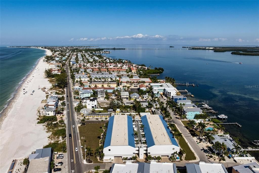 待售: $799,000 (2 贝兹, 2 浴室, 1349 平方英尺)