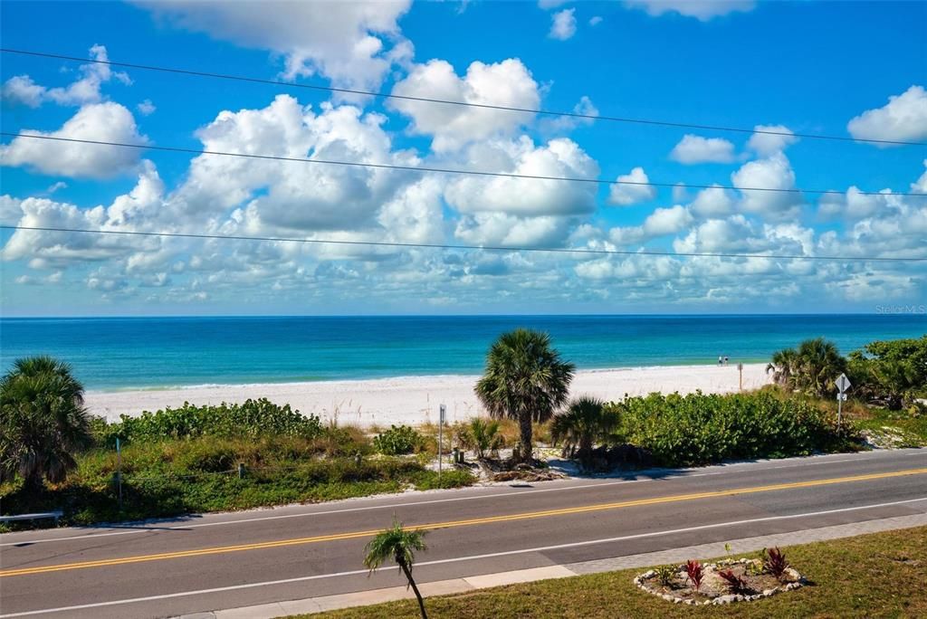 待售: $799,000 (2 贝兹, 2 浴室, 1349 平方英尺)