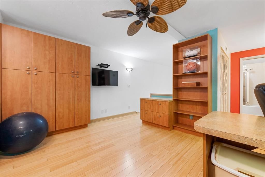 待售: $799,000 (2 贝兹, 2 浴室, 1349 平方英尺)