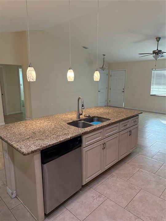 Active With Contract: $225,000 (3 beds, 2 baths, 1426 Square Feet)