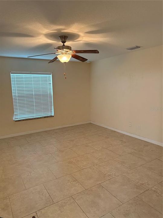 Active With Contract: $225,000 (3 beds, 2 baths, 1426 Square Feet)