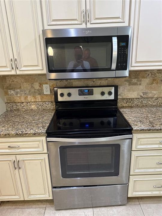 Active With Contract: $225,000 (3 beds, 2 baths, 1426 Square Feet)