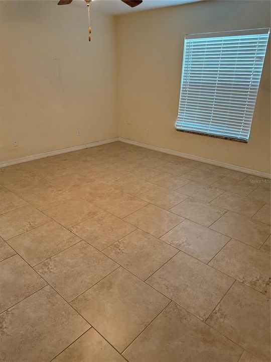 Active With Contract: $225,000 (3 beds, 2 baths, 1426 Square Feet)