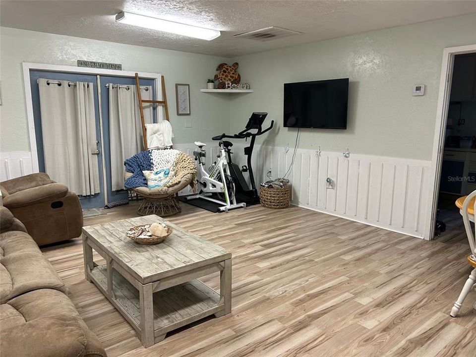 For Sale: $800,000 (3 beds, 2 baths, 2268 Square Feet)