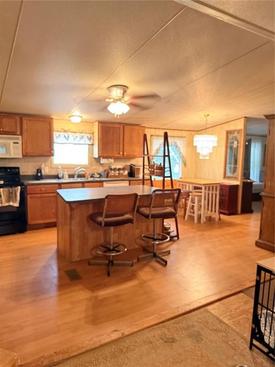 For Sale: $224,900 (4 beds, 3 baths, 2052 Square Feet)