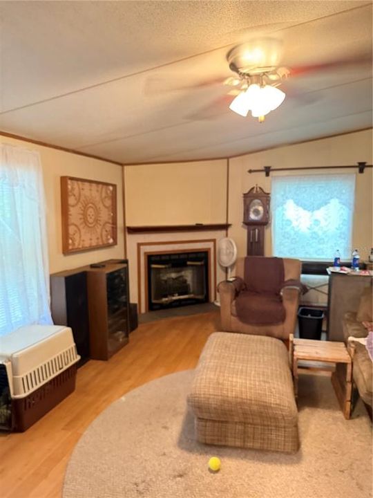 For Sale: $224,900 (4 beds, 3 baths, 2052 Square Feet)