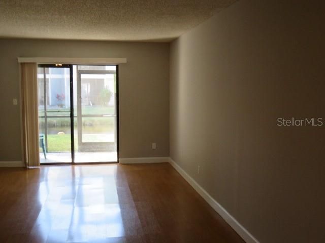 Active With Contract: $1,350 (2 beds, 2 baths, 936 Square Feet)