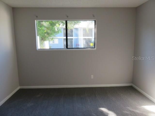 Active With Contract: $1,350 (2 beds, 2 baths, 936 Square Feet)