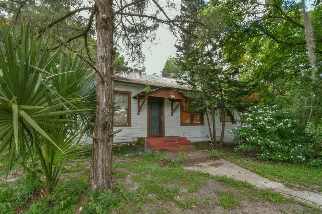 Active With Contract: $140,000 (0 beds, 0 baths, 912 Square Feet)