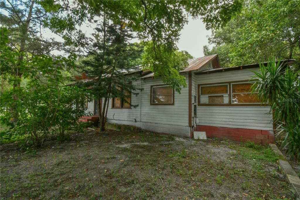 Active With Contract: $140,000 (0 beds, 0 baths, 912 Square Feet)