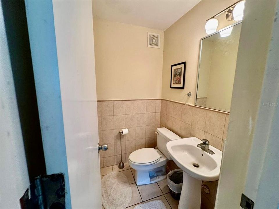 Под контрактом: $300,000 (3 спален, 2 ванн, 1725 Квадратных фут)