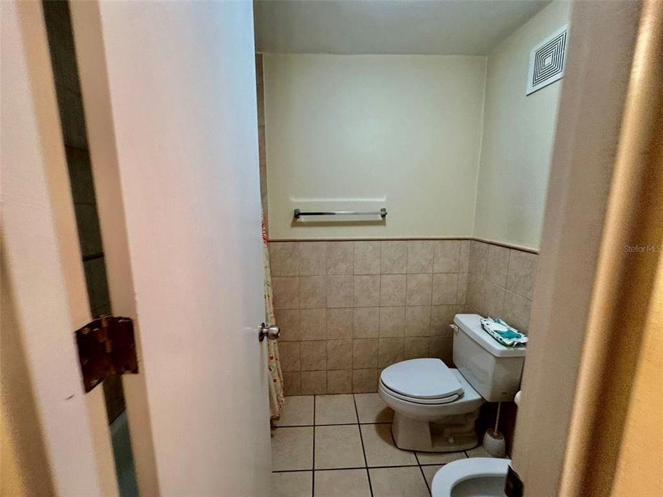 Под контрактом: $300,000 (3 спален, 2 ванн, 1725 Квадратных фут)