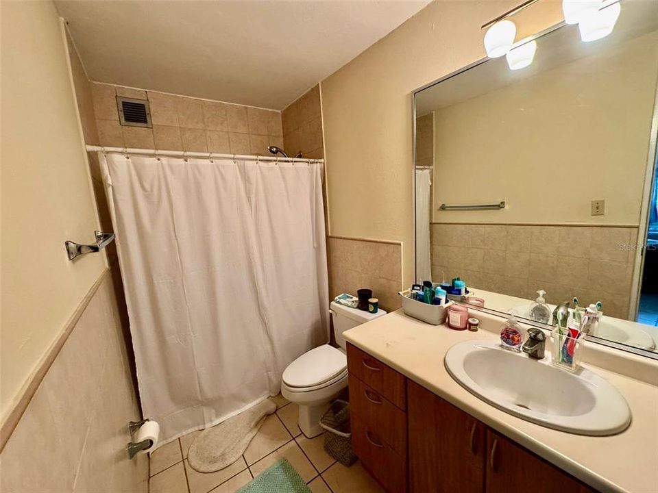 Под контрактом: $300,000 (3 спален, 2 ванн, 1725 Квадратных фут)