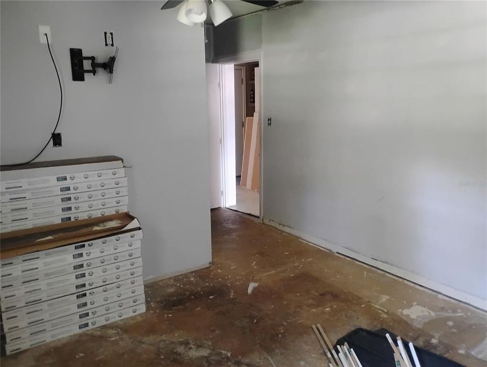 Activo con contrato: $110,000 (3 camas, 2 baños, 1209 Pies cuadrados)