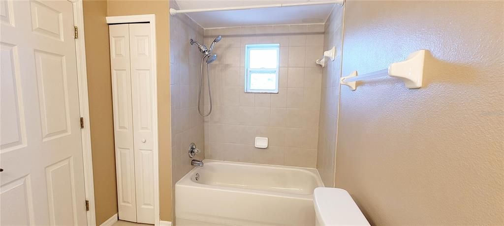 Active With Contract: $212,000 (3 beds, 3 baths, 1633 Square Feet)