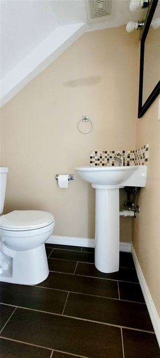 Active With Contract: $212,000 (3 beds, 3 baths, 1633 Square Feet)