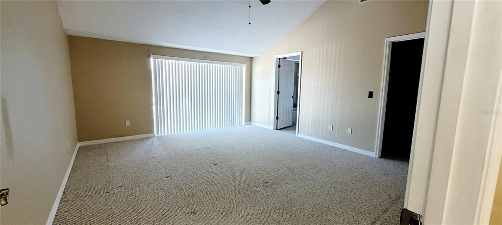 Active With Contract: $212,000 (3 beds, 3 baths, 1633 Square Feet)