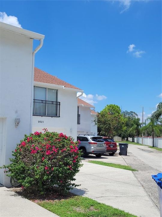 Active With Contract: $212,000 (3 beds, 3 baths, 1633 Square Feet)