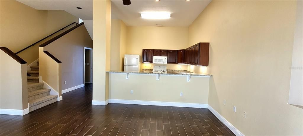 Active With Contract: $212,000 (3 beds, 3 baths, 1633 Square Feet)