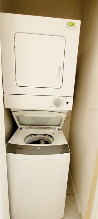 Active With Contract: $212,000 (3 beds, 3 baths, 1633 Square Feet)