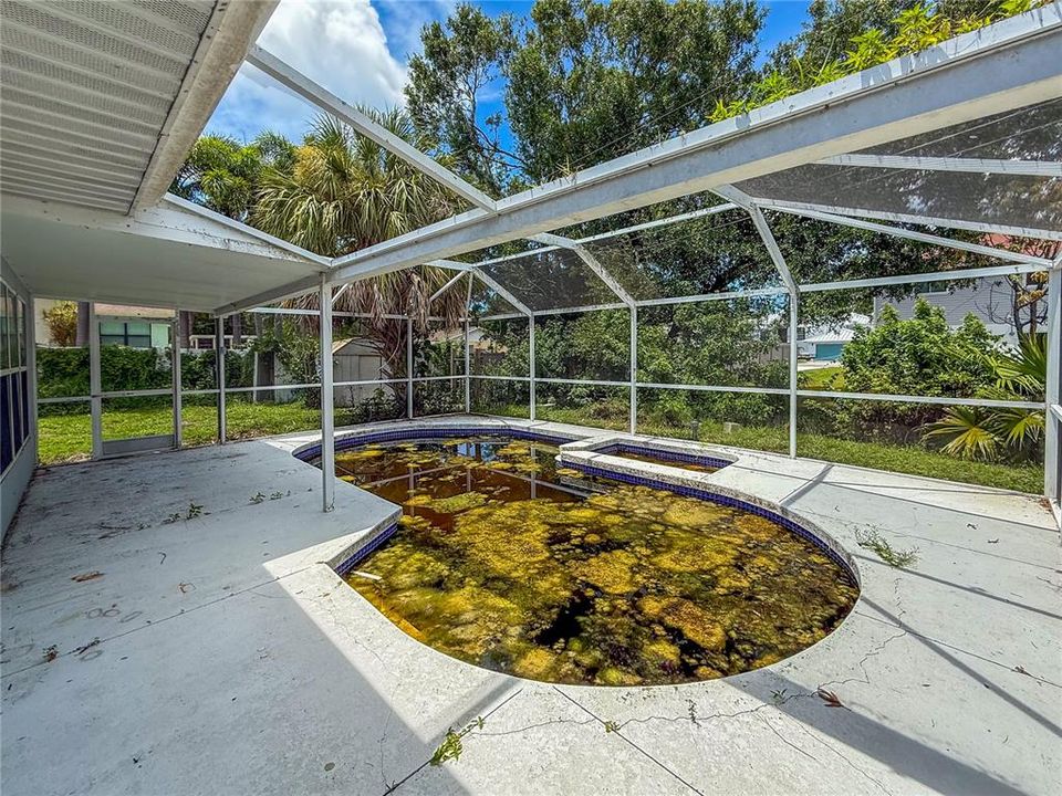 待售: $260,000 (3 贝兹, 1 浴室, 1525 平方英尺)