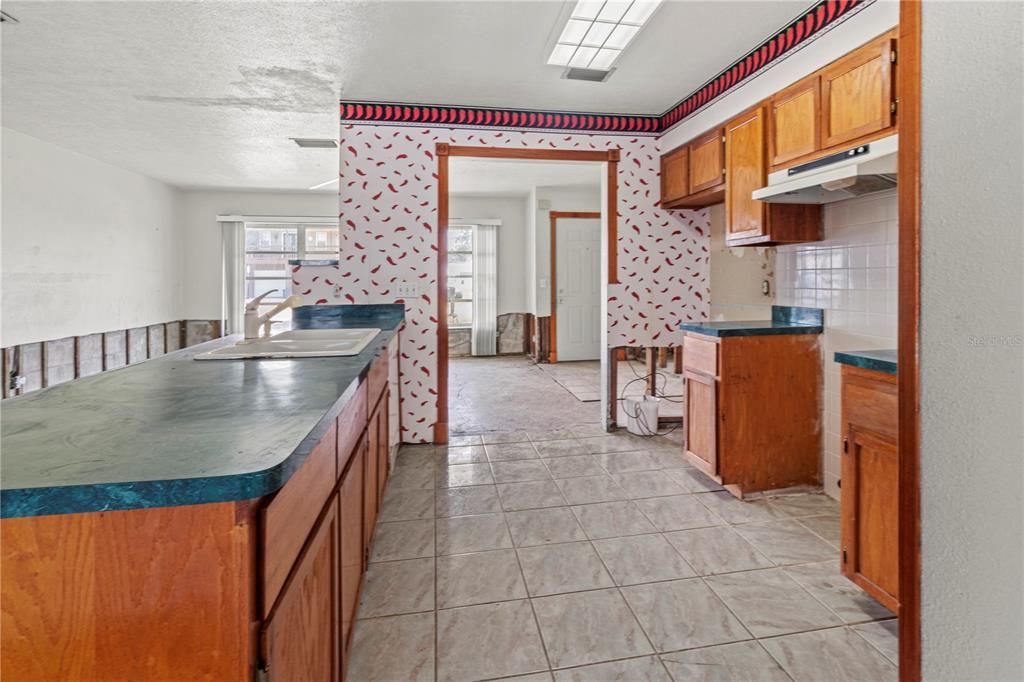 待售: $260,000 (3 贝兹, 1 浴室, 1525 平方英尺)