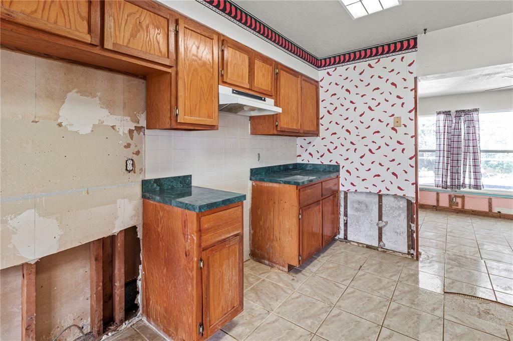 待售: $260,000 (3 贝兹, 1 浴室, 1525 平方英尺)