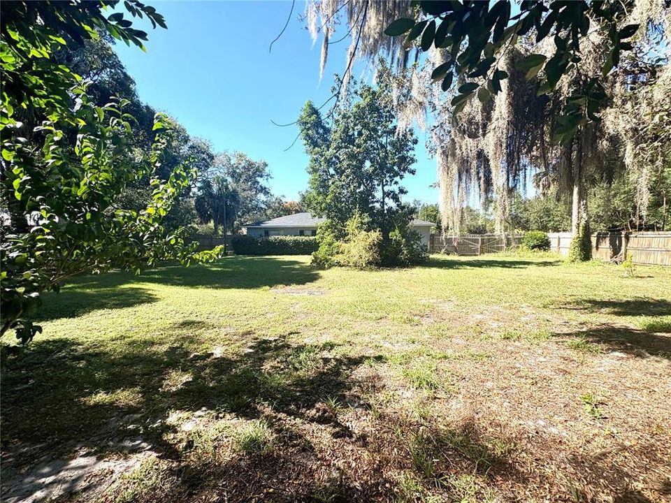 Activo con contrato: $239,000 (3 camas, 2 baños, 1107 Pies cuadrados)