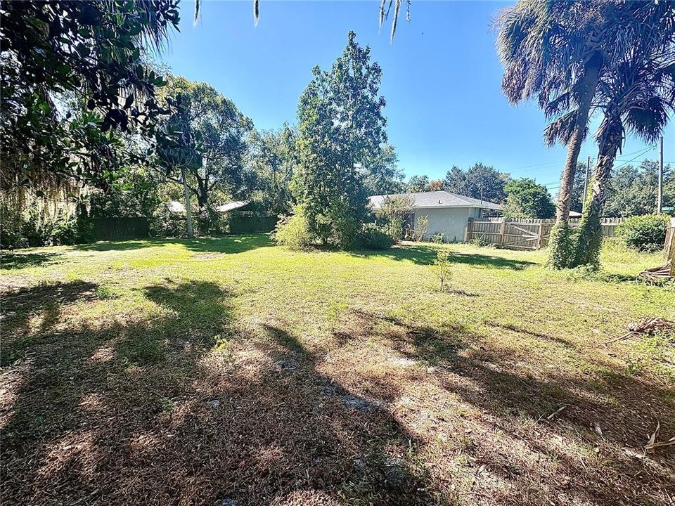 Activo con contrato: $239,000 (3 camas, 2 baños, 1107 Pies cuadrados)