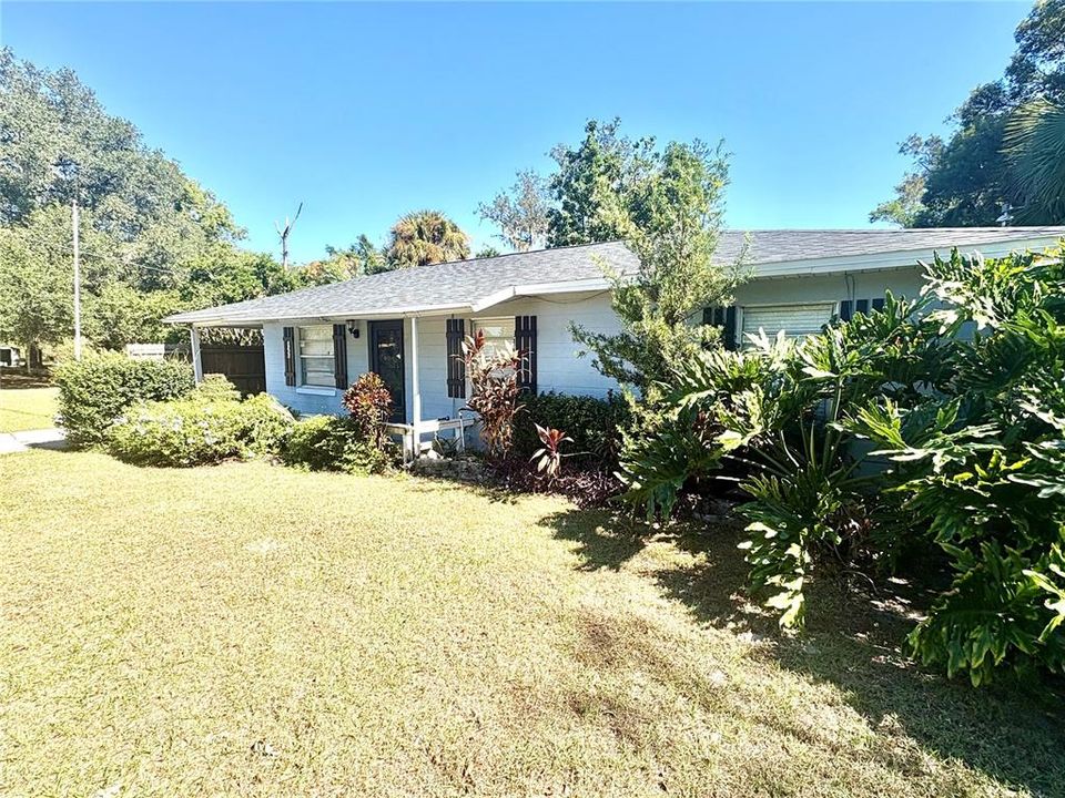 Activo con contrato: $239,000 (3 camas, 2 baños, 1107 Pies cuadrados)