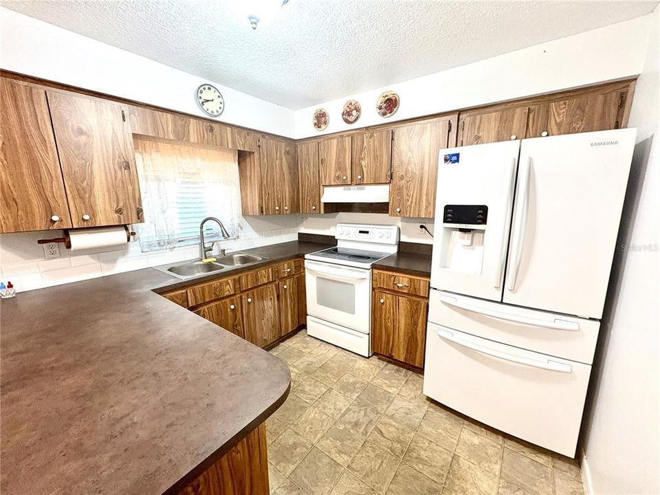 Activo con contrato: $239,000 (3 camas, 2 baños, 1107 Pies cuadrados)