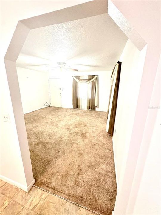 Activo con contrato: $239,000 (3 camas, 2 baños, 1107 Pies cuadrados)