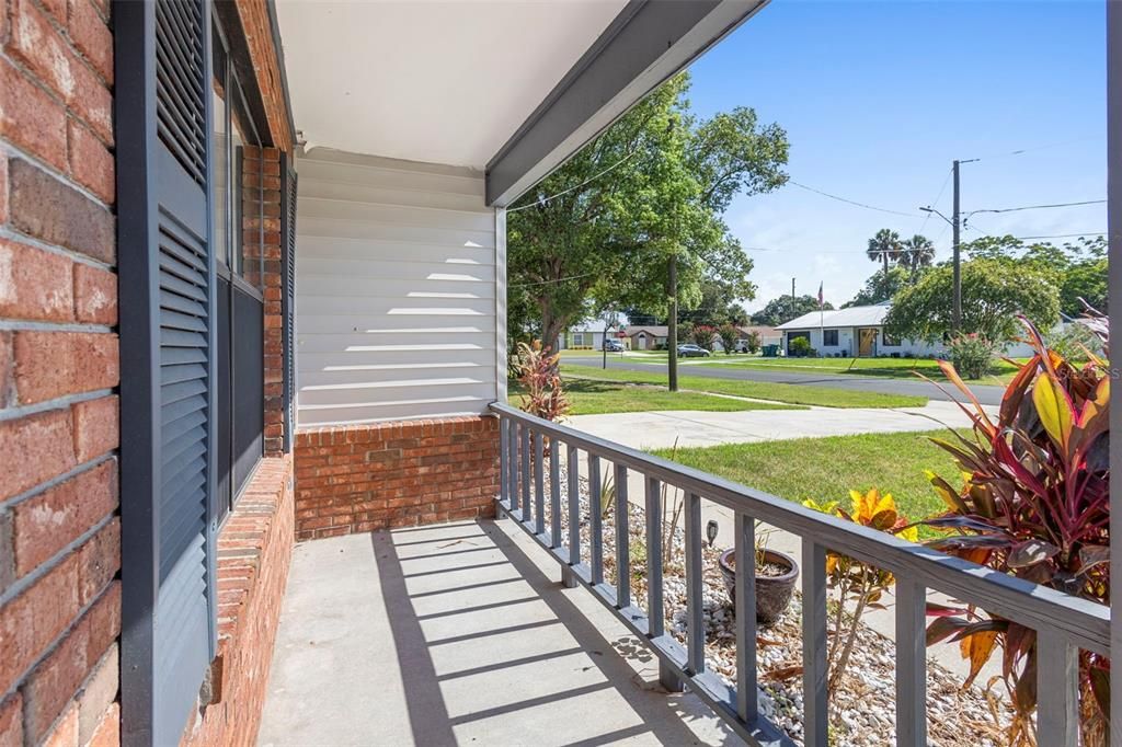 For Sale: $314,500 (3 beds, 2 baths, 1369 Square Feet)