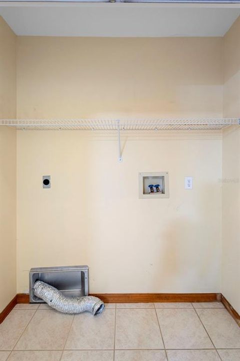 For Sale: $314,500 (3 beds, 2 baths, 1369 Square Feet)