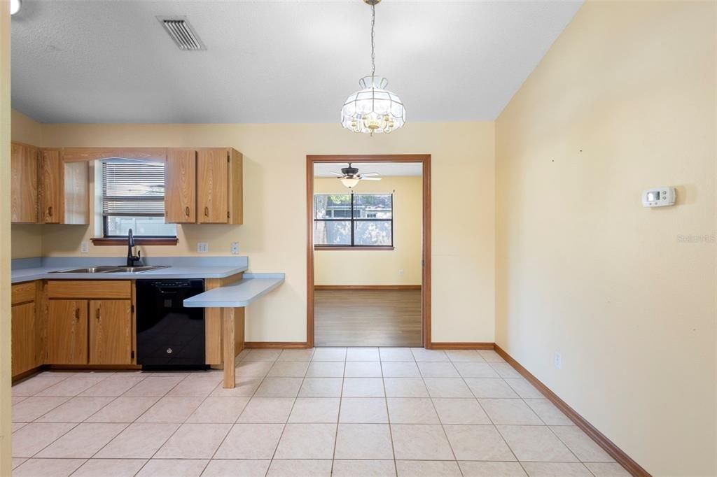 For Sale: $314,500 (3 beds, 2 baths, 1369 Square Feet)