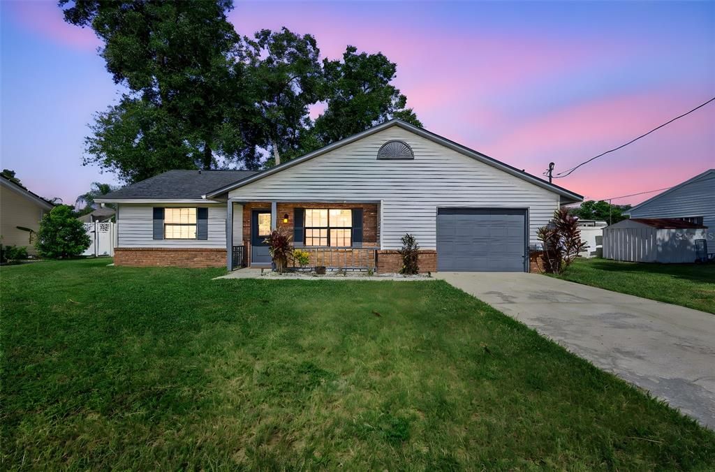 For Sale: $314,500 (3 beds, 2 baths, 1369 Square Feet)