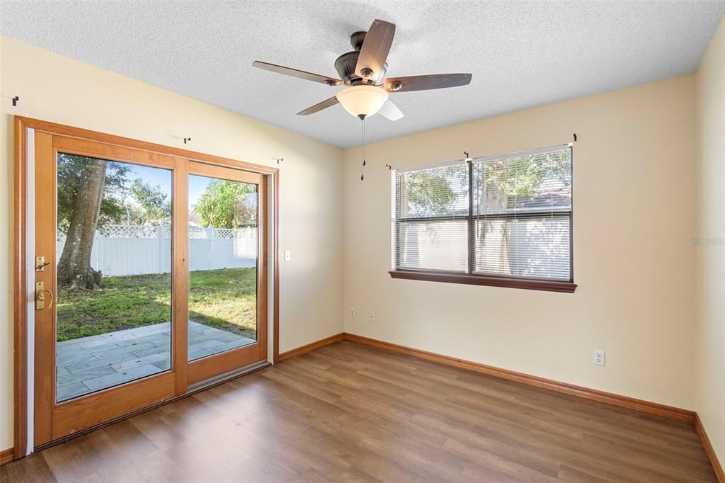 For Sale: $314,500 (3 beds, 2 baths, 1369 Square Feet)