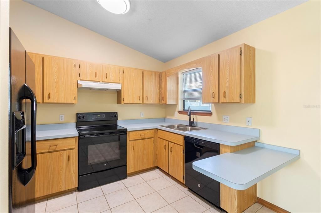 For Sale: $314,500 (3 beds, 2 baths, 1369 Square Feet)