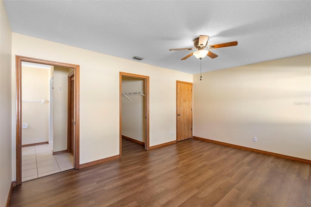 For Sale: $314,500 (3 beds, 2 baths, 1369 Square Feet)