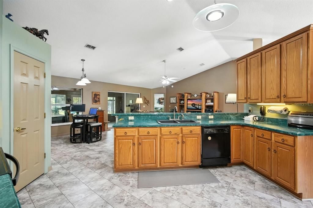 待售: $810,000 (3 贝兹, 2 浴室, 3161 平方英尺)