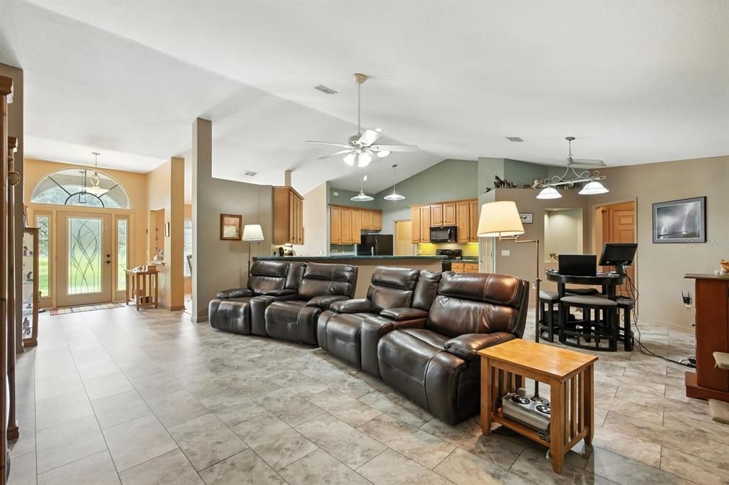 待售: $810,000 (3 贝兹, 2 浴室, 3161 平方英尺)