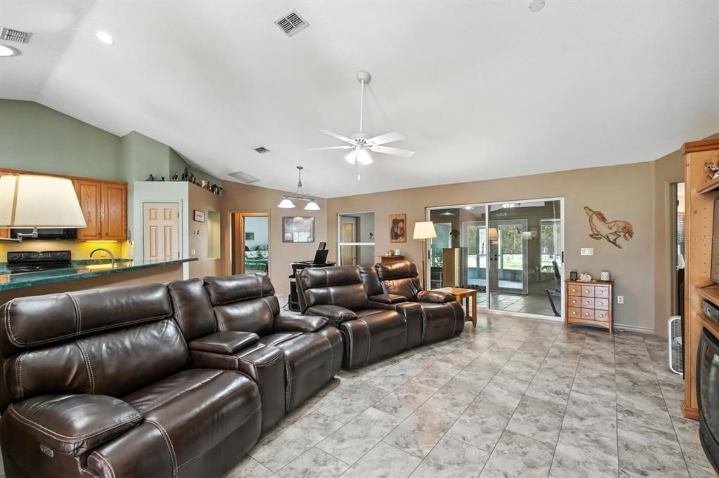 待售: $810,000 (3 贝兹, 2 浴室, 3161 平方英尺)