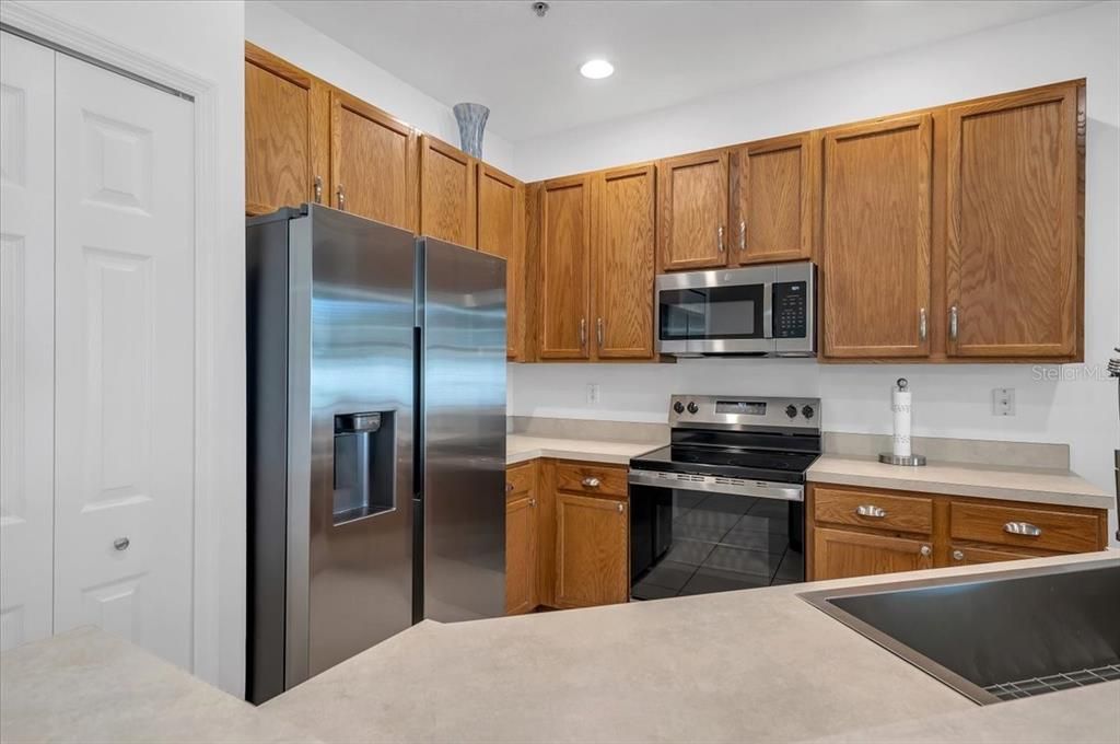 На продажу: $289,900 (3 спален, 2 ванн, 1378 Квадратных фут)