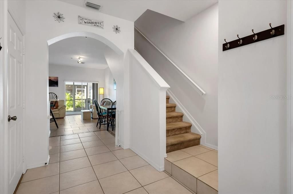 На продажу: $289,900 (3 спален, 2 ванн, 1378 Квадратных фут)