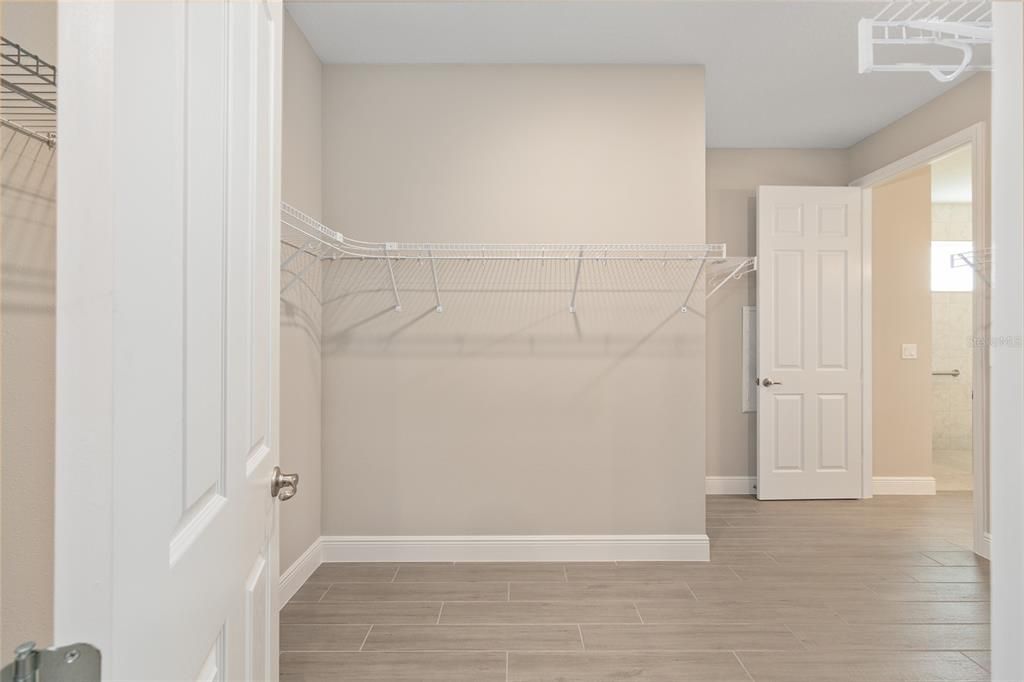 Active With Contract: $473,000 (3 beds, 3 baths, 2211 Square Feet)