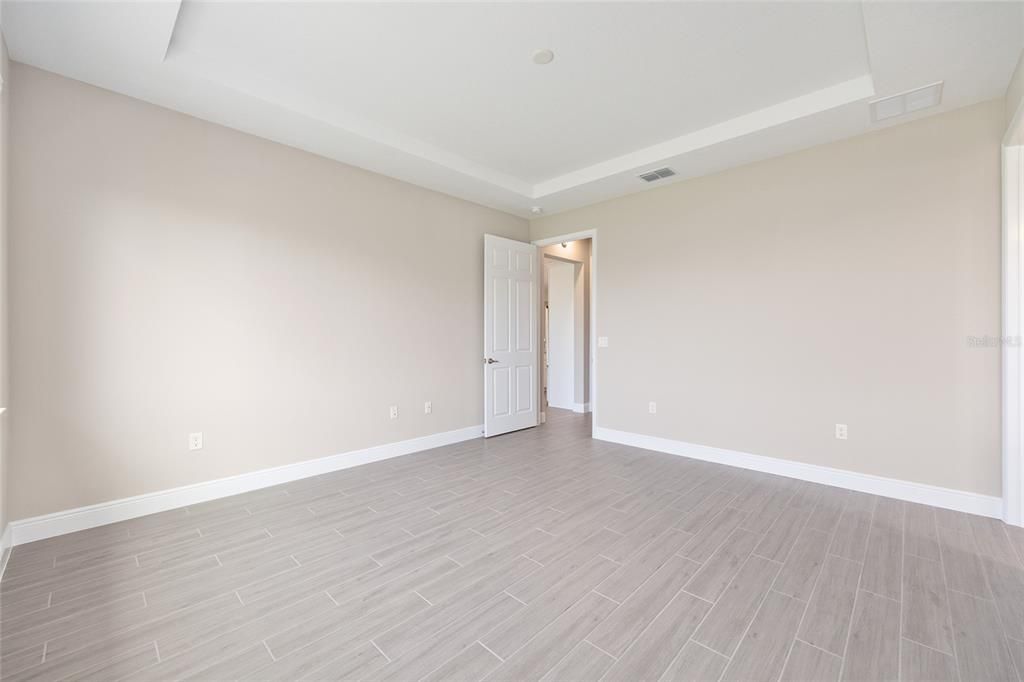 Active With Contract: $473,000 (3 beds, 3 baths, 2211 Square Feet)