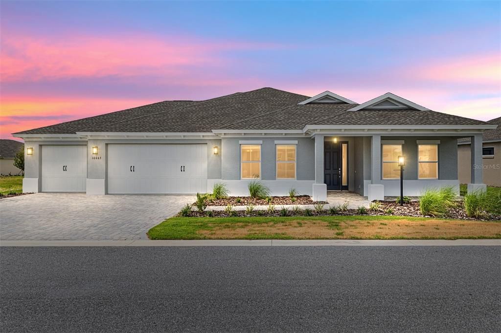 Active With Contract: $473,000 (3 beds, 3 baths, 2211 Square Feet)