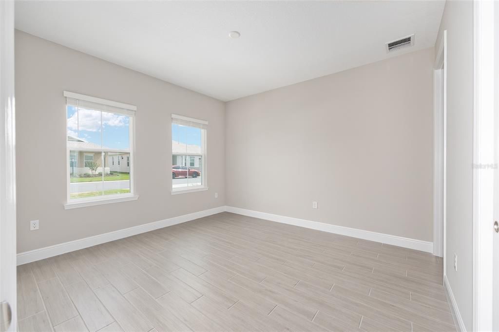 Active With Contract: $473,000 (3 beds, 3 baths, 2211 Square Feet)