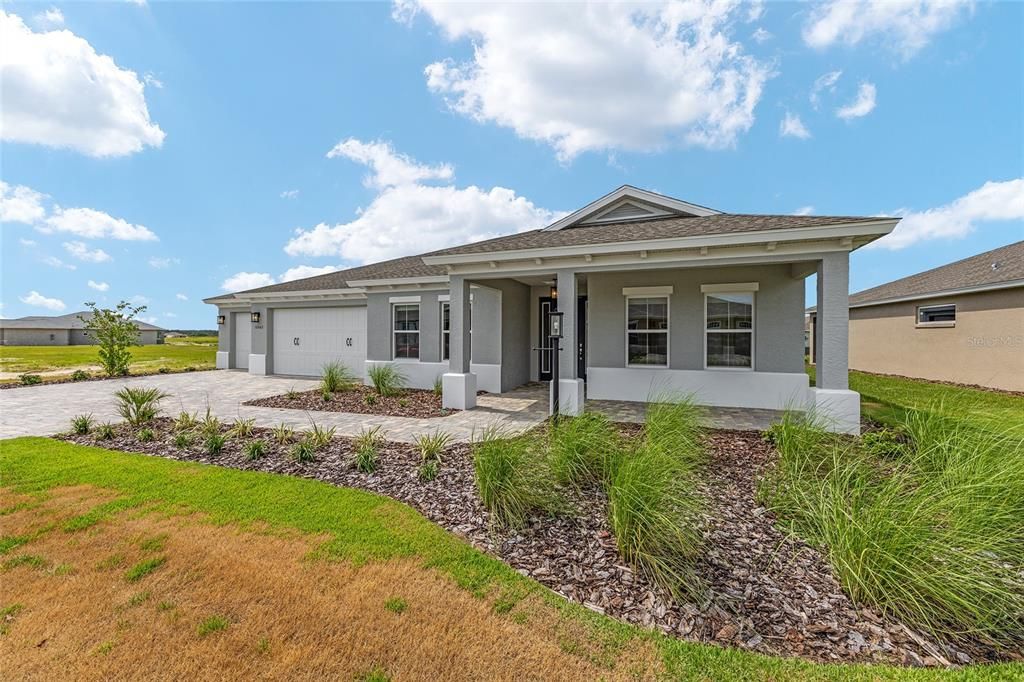 Active With Contract: $473,000 (3 beds, 3 baths, 2211 Square Feet)